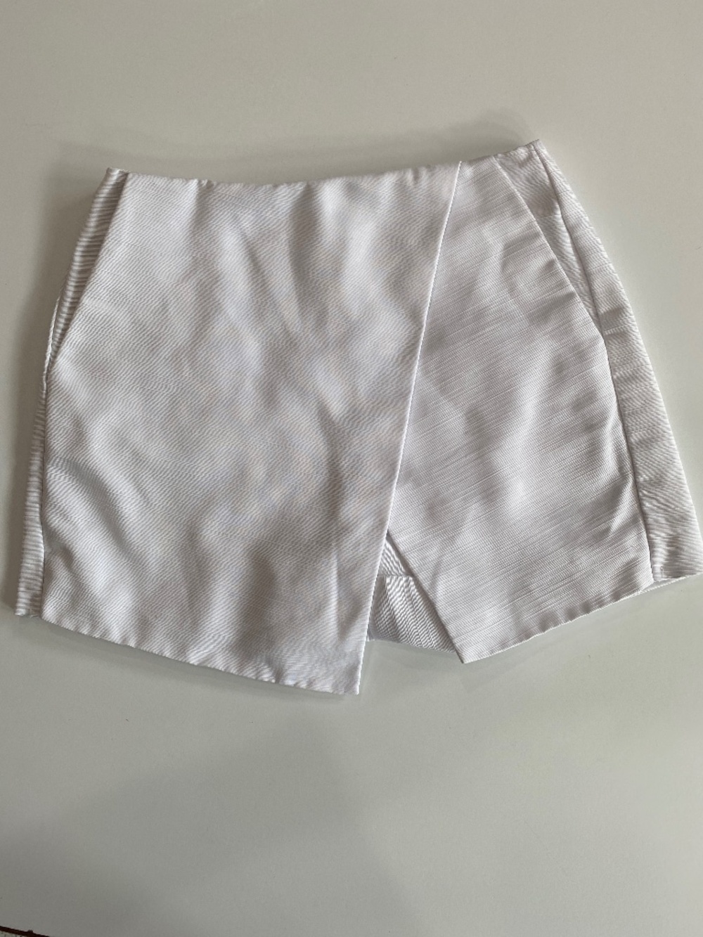 Topshop white texture skort sz 0 pockets